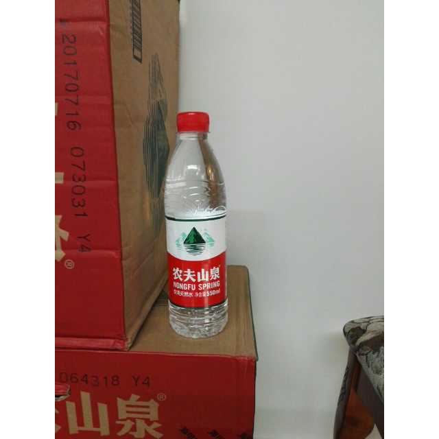 農夫山泉天然水550ml24箱裝飲用水