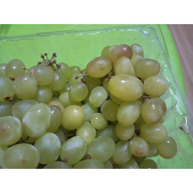 > 【苏宁生鲜】新疆无核白葡萄1kg 新鲜水果 国产商品评价 > 晚上下的
