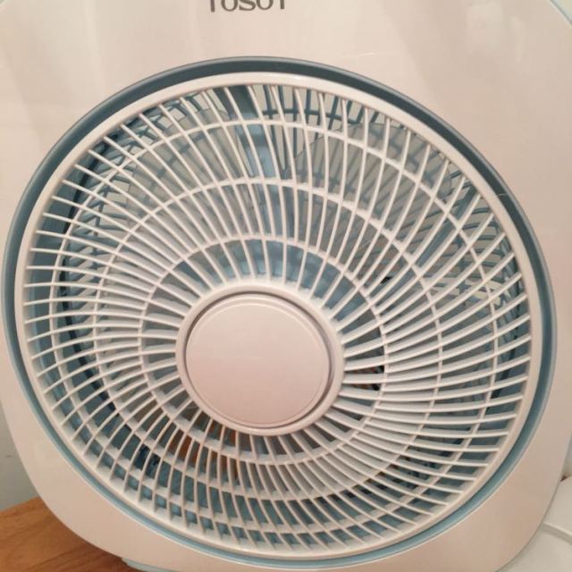 格力tosot电风扇12寸大风量kyt3005家用台式转页扇超静音小风扇学生