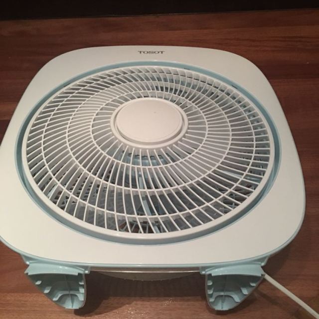 格力tosot电风扇12寸大风量kyt3005家用台式转页扇超静音小风扇学生