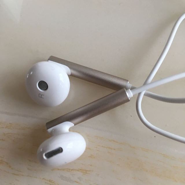 > 华为(huawei)am116 半入耳式 耳机 三键 线控 带麦 金属版商品评价