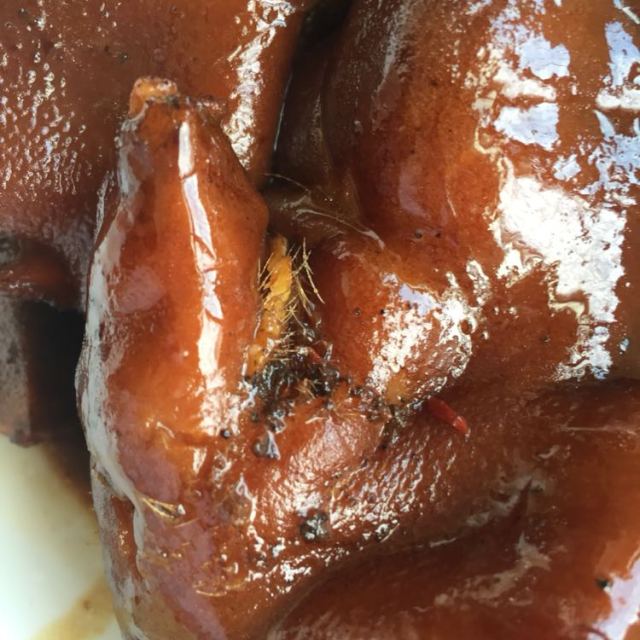 > 【苏宁生鲜】 丹麦皇冠天然谷饲猪蹄700g 猪肉 精选肉类商品评价 >