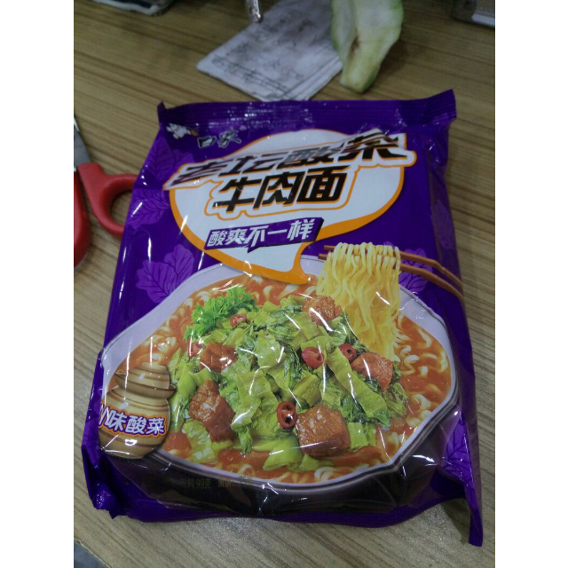 > 白象方便面精炖老坛酸菜牛肉面102g*24袋装整箱方便面煮面商品评价