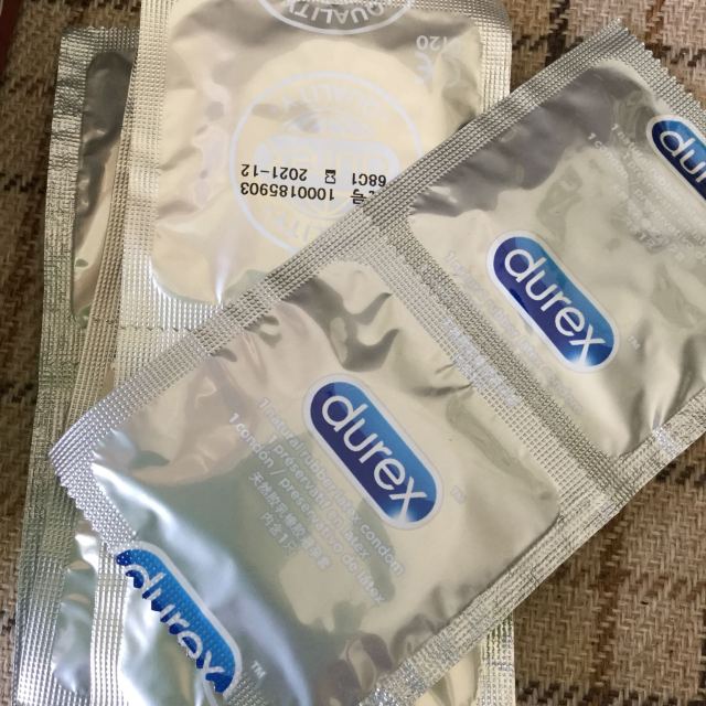 杜蕾斯(durex) 避孕套 至尊超薄8只送随机2只共10只安全套套 男用成人