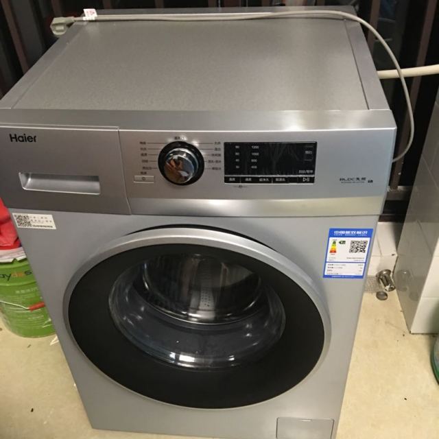 海尔(haier) xqg80-b12726 8公斤变频滚筒洗衣机(银灰色)