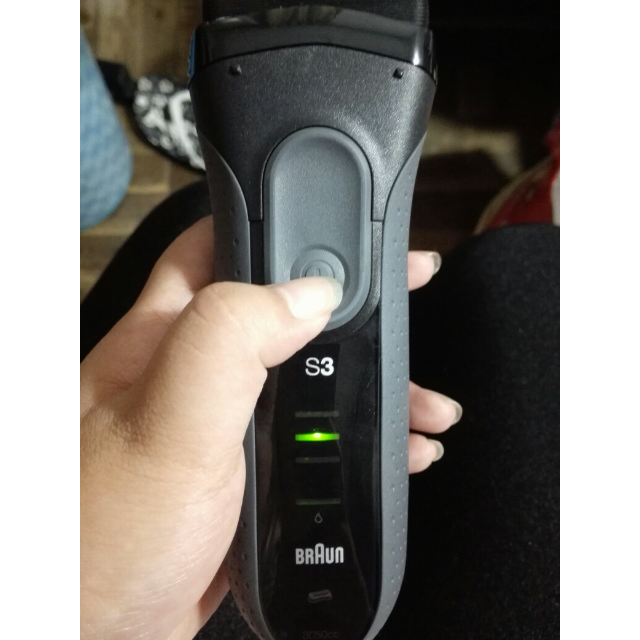 > braun德国博朗3系3050cc电动剃须刀(灰色)商品评价 > 老爸买的剃须