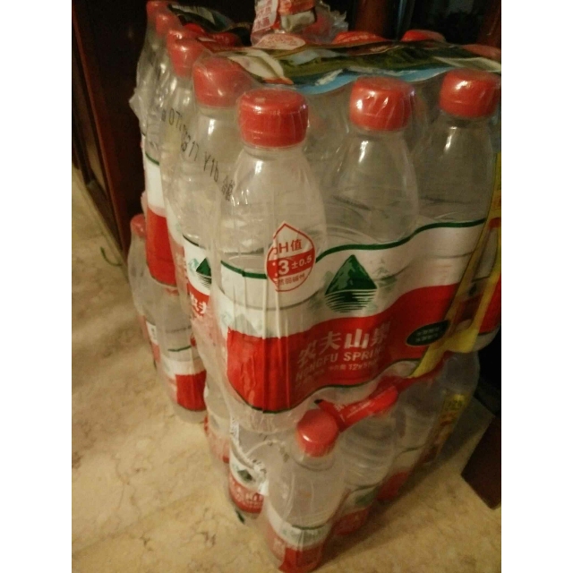 > 农夫山泉天然水550ml量贩装(12瓶/包)商品评价 > 不错很好,不过限量