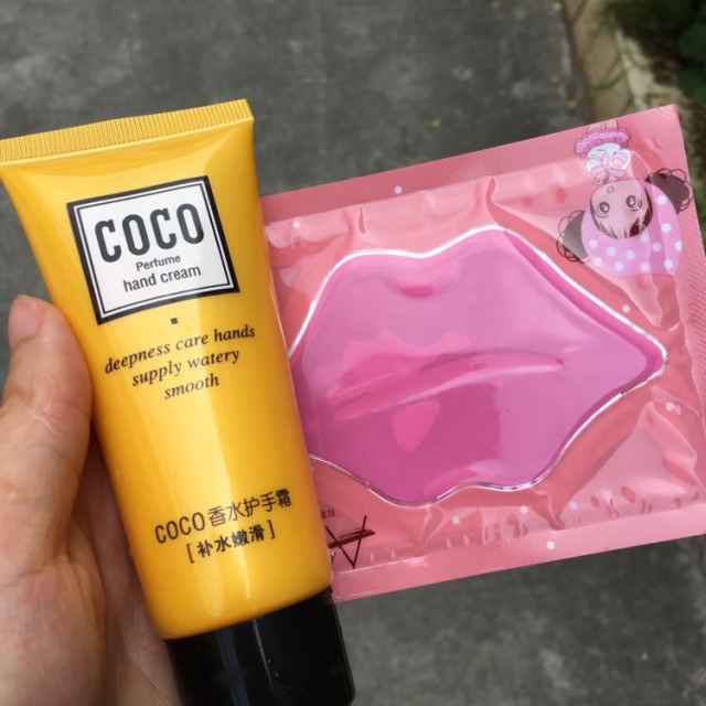 蓉莱雅coco香水护手霜68g 黄色补水嫩滑商品评价 物流很快 还送