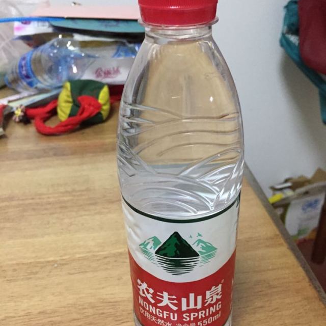 农夫山泉饮用天然水塑膜量贩装550ml12瓶饮用水