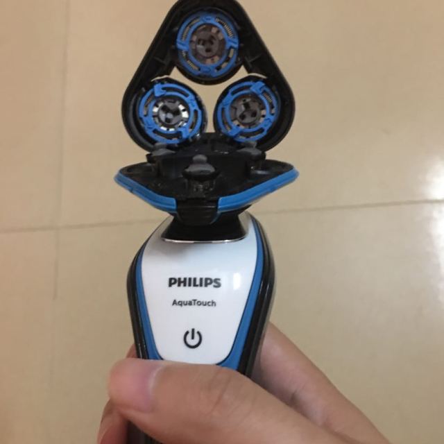 飞利浦(philips)s5070 男士电动剃须刀 电动刮胡刀 带修剪器 三刀头