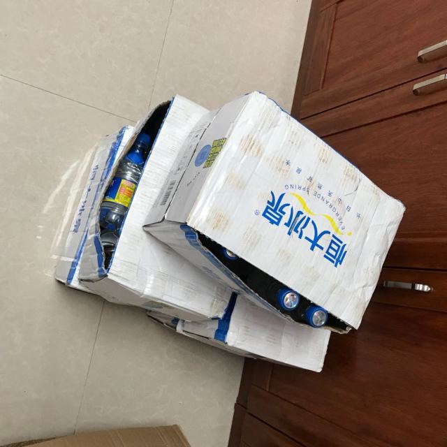 > 恒大冰泉矿泉水350ml*24瓶/箱商品评价 > 包装太***.纸箱都.