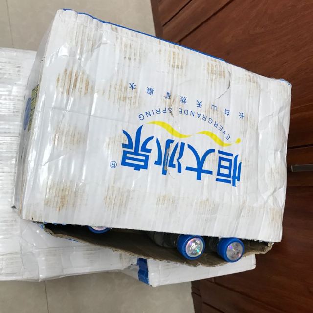 > 恒大冰泉矿泉水350ml*24瓶/箱商品评价 > 包装太***.纸箱都.