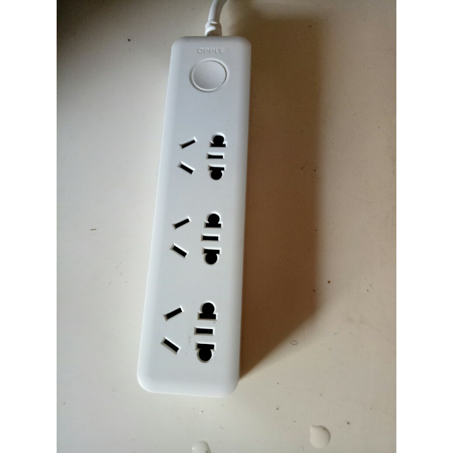 欧普照明 opple 创意插线板插座接线板排插充电拖线 三位 四位 1.