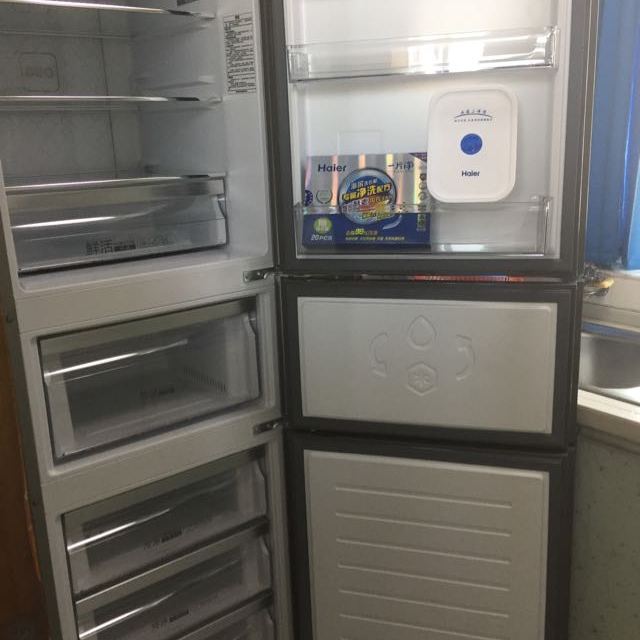 海尔(haier) bcd-260wdcn 260升变频干湿分储三门冰箱(金色)一级能效