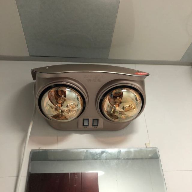 > 澳柯玛(aucma)壁挂式浴霸ns5-5c7 灯暖防水两灯商品评价 > 东西很好