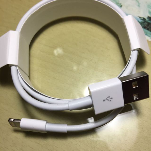 苹果手机原装数据线在哪买
