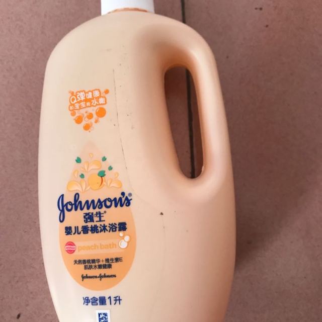 > 强生婴儿香桃沐浴露洗护沐浴乳泡泡浴家庭适用配 香桃沐浴露1l商品