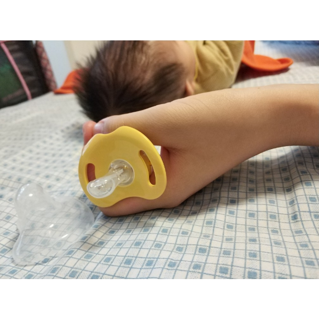 > 贝亲宝宝安抚奶嘴 新生婴儿安慰玩嘴带盖安睡型二段n927小木马商品