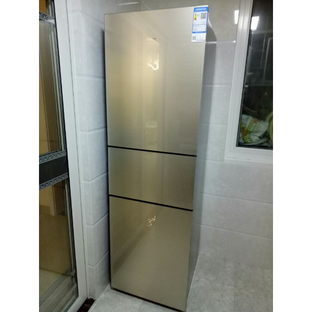 > 海尔(haier)bcd-220wdgc 220升三门冰箱 干湿分储中门宽幅变温 家用