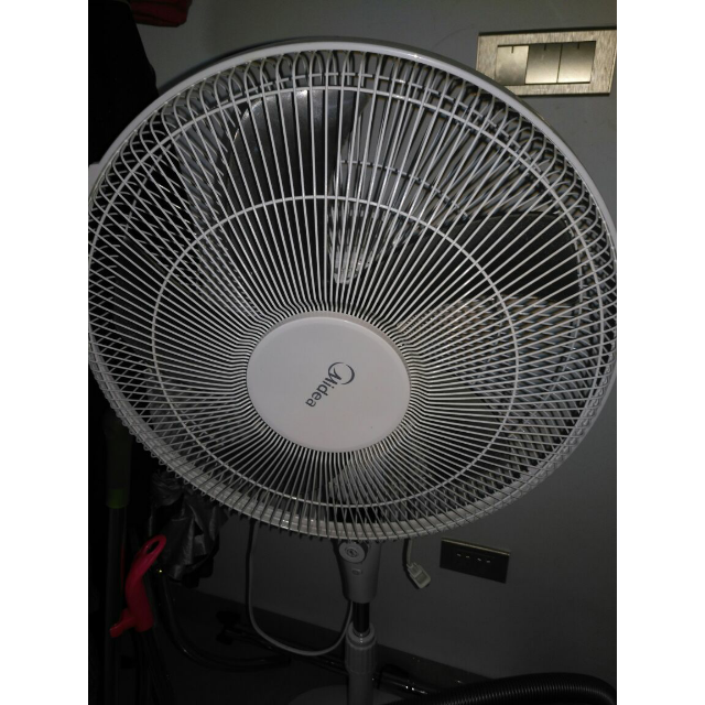 > 美的电风扇 落地扇变频遥控智能台式摇头立式静音电扇fs40-17jrw