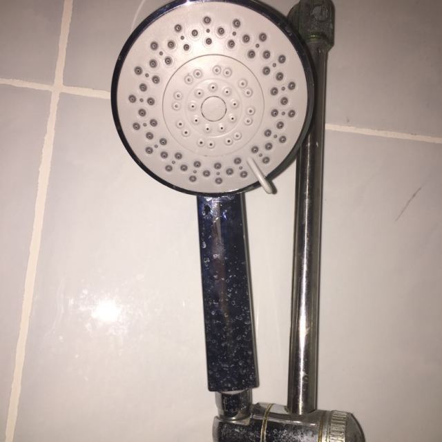 > 九牧加压花洒喷头手持莲蓬头淋雨花洒头增压淋浴花洒套件简易花洒s2