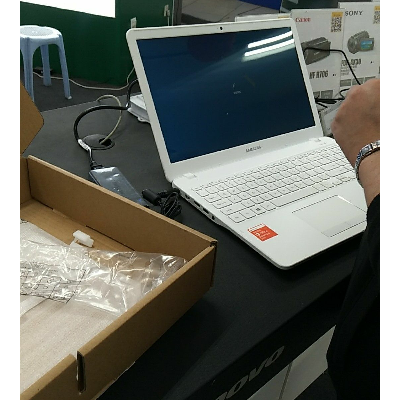 三星np550r5m-x02cn 15.