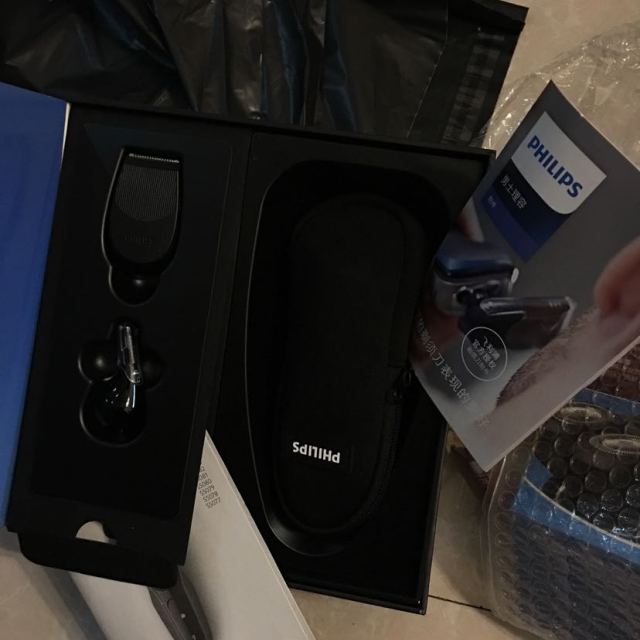 philips/飞利浦剃须刀s5082/61电动剃须刀三刀头 充电式 全身水洗 含