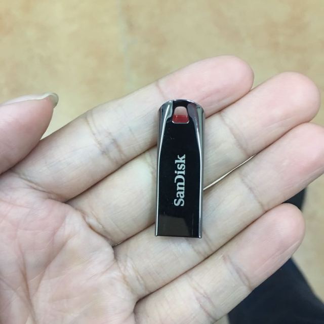 > 闪迪(sandisk)酷晶(cz71)16gb u盘 金属创意(银灰)商品评价 > 虽然
