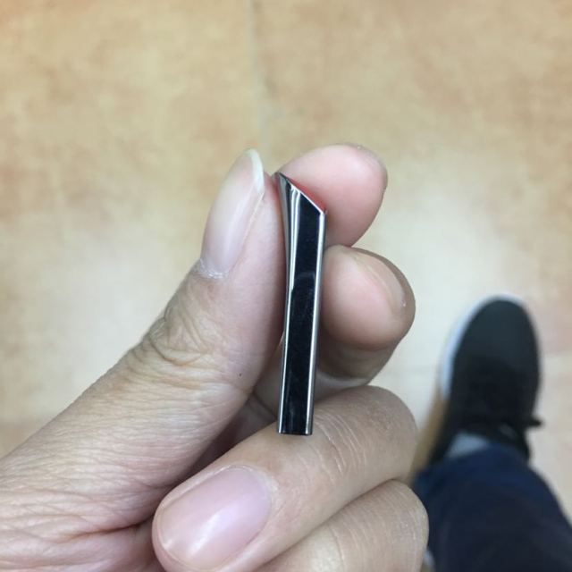 > 闪迪(sandisk)酷晶(cz71)16gb u盘 金属创意(银灰)商品评价 > 虽然