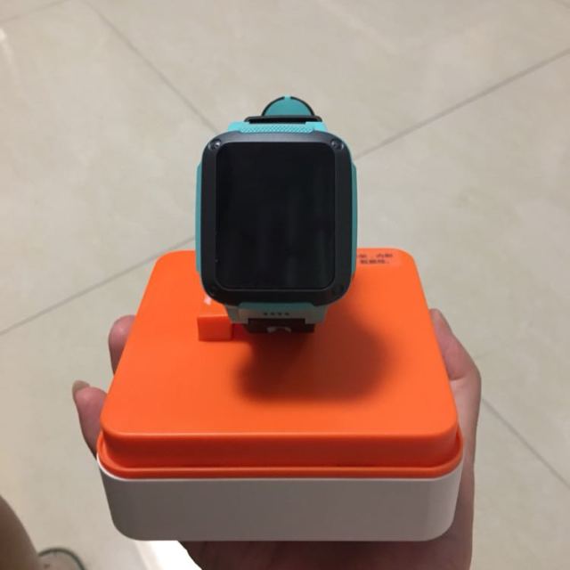 小天才z3薄荷绿 儿童电话手表游泳级防水 支持4g 网络 360度安全防护