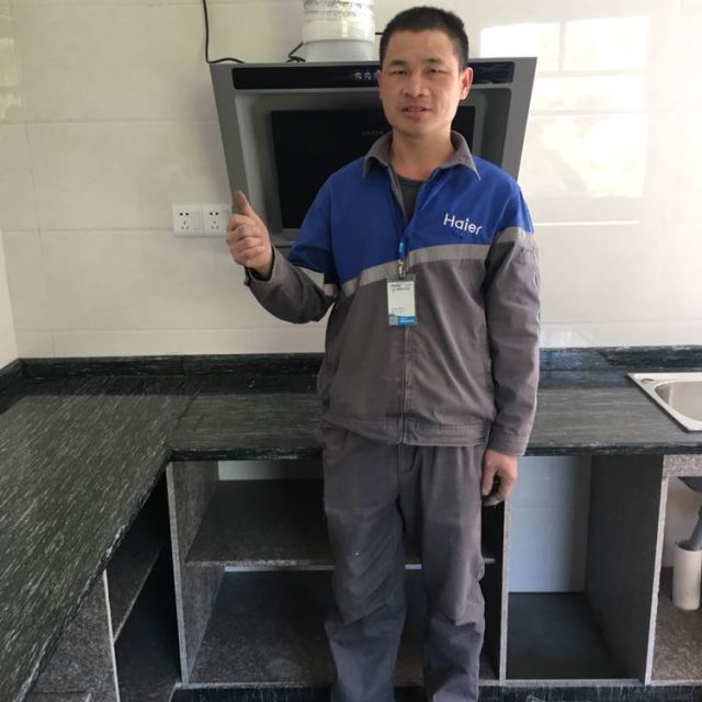 8年包修商品评价 > 师傅安装很认真,服务