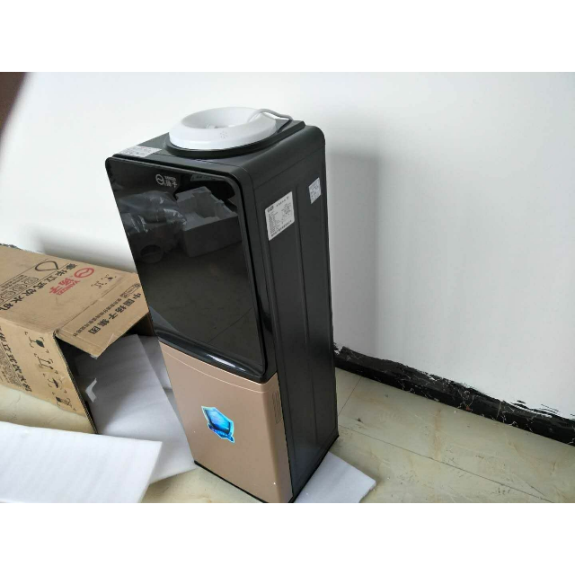 > 扬子(yangzi)冷热型饮水机立式家用制冷冰热型土豪金商品评价 >