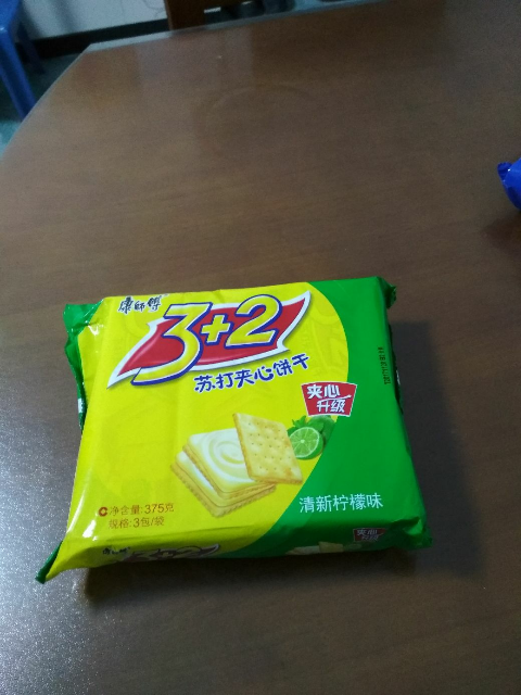 康师傅3 2苏打夹心饼干