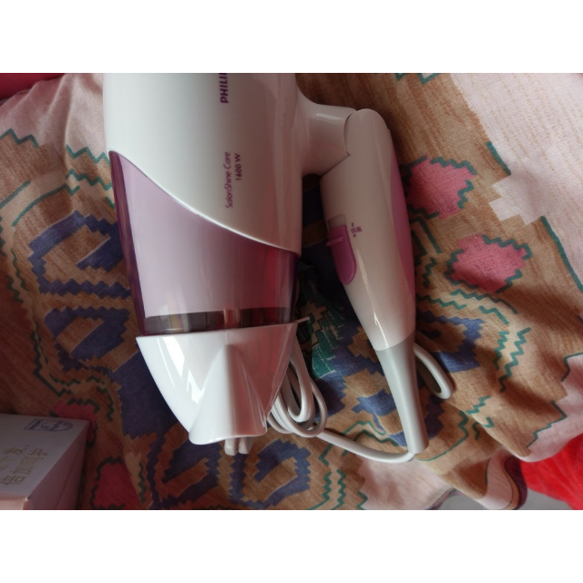 > 飞利浦(philips) 电吹风hp8200商品评价 > 挺不错的,宿舍里买的.