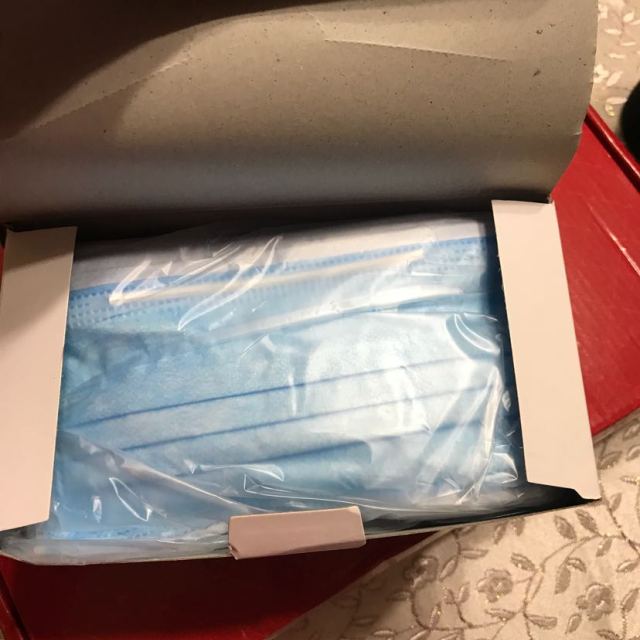 一次性口罩盒装50只三层加厚无纺布防尘带铝条