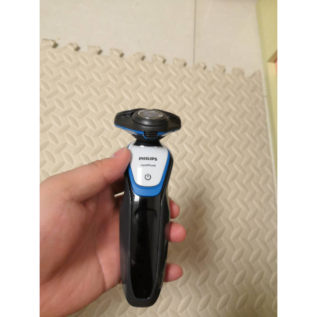 飞利浦 s5070 电动剃须刀 三刀头设计 干湿两用 & 飞利浦 at610 三刀