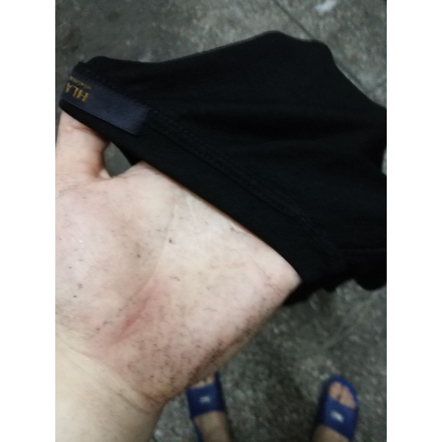 质量不好,一洗就掉毛,和其他衣服一起洗沾到衣服全都是毛,最好别买!