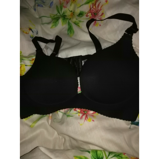 一片式女士文胸伊绮俪无钢圈文胸舒适无痕胸罩3885ab厚黑色