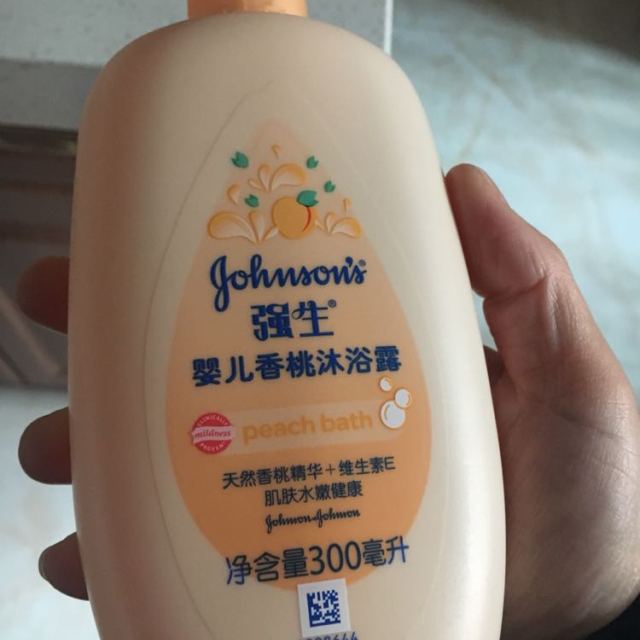 > 强生(johnson) 婴儿香桃沐浴露300ml(倍感柔滑 温和呵护 香桃叶精华
