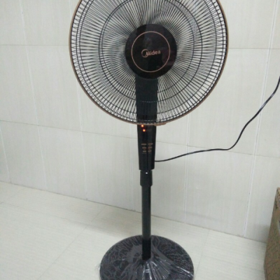 美的(midea) 电风扇 fs40-13cr 五叶智能遥控 家用静音 摇头定时