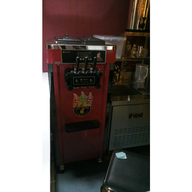 德玛仕(demashi) 冰淇淋机商用 全自动商用小型 冰激凌机 粉色立式