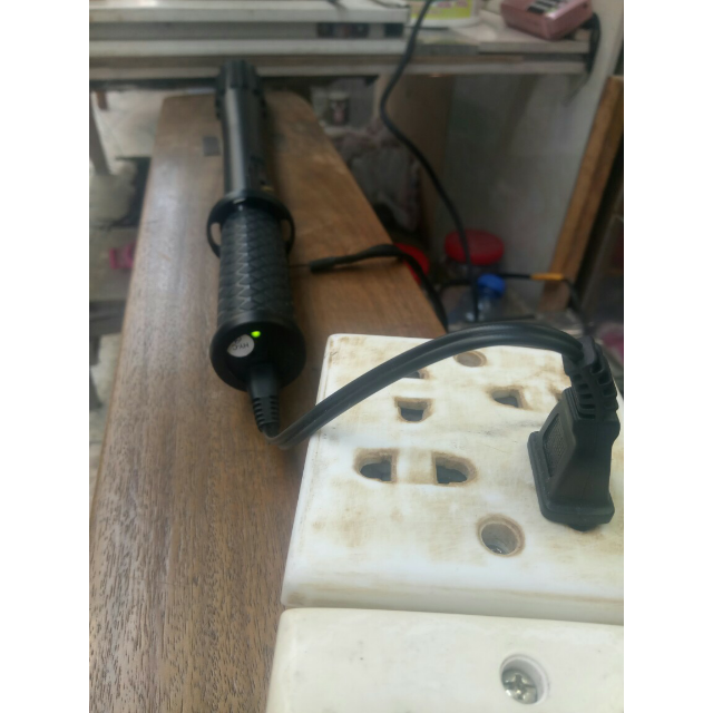 致观户外高压电击器防身电警棍电棒远射电警棍充电筒电器防狼居家防护