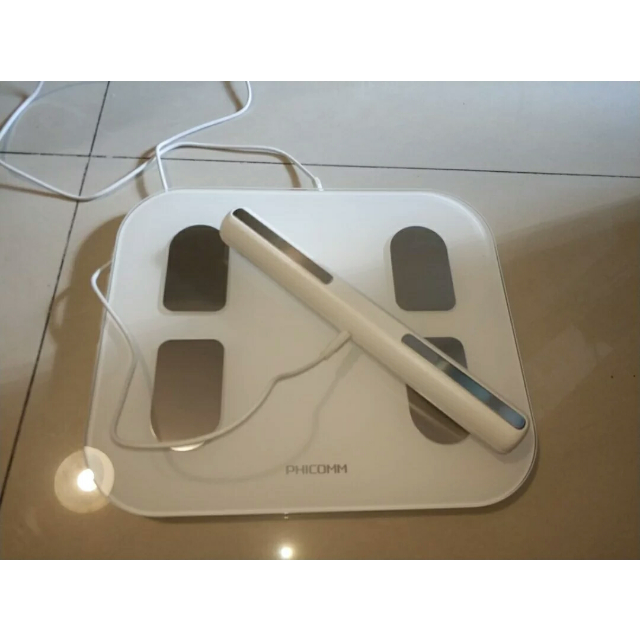 斐讯phicomm体脂秤s7p22项身体数据8电极测全身隐藏式led显示纯白电子