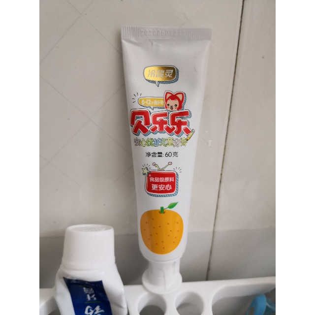 > 冷酸灵6-12岁香橙味食品级原料儿童牙膏单支装商品评价 > 小宝贝