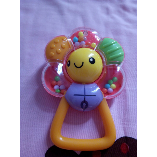 > 澳贝auby宝宝摇铃 6个月以上 婴儿牙胶 婴儿摇铃 abs 8*12 花儿摇铃