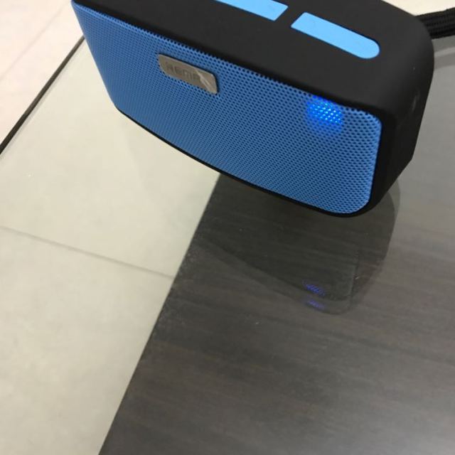 睿量remaxm1寿司蓝牙音箱无线音响手机插卡车载迷你低音小钢炮蓝色