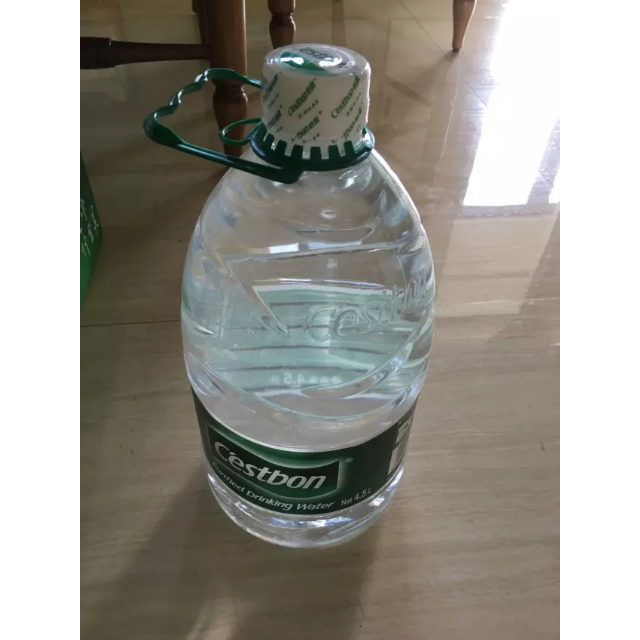 > 怡宝 纯净水 4.5l*4 箱装商品评价 > 怡宝的矿泉水,囤了一.
