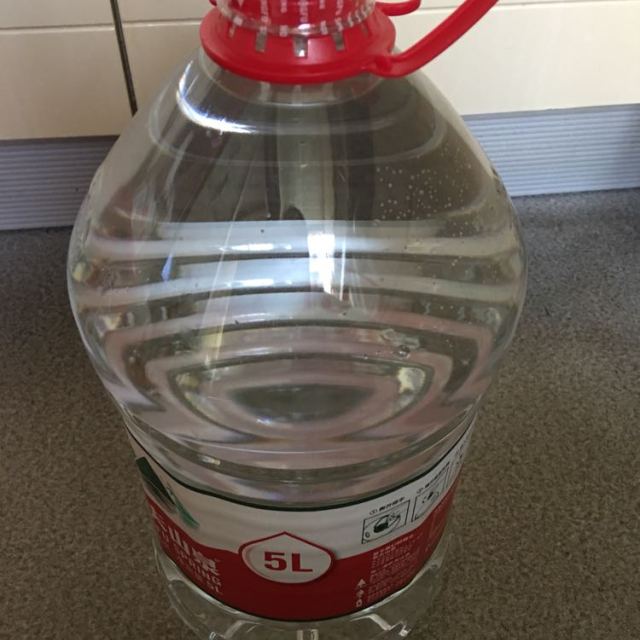 > 农夫山泉天然饮用水5l*4 整箱装商品评价 > 不错,方便,送货上门.