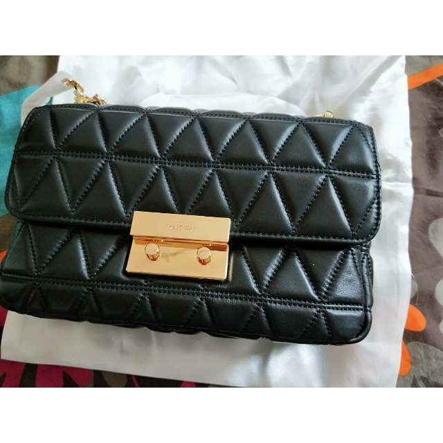 气质女神小香风真皮链条斜挎单肩小方包 黑色大商品评价 > 包包很漂亮