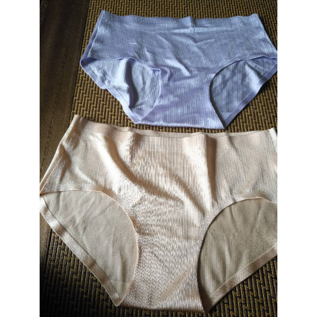 3条装拉丝一片式冰丝无痕女士内裤